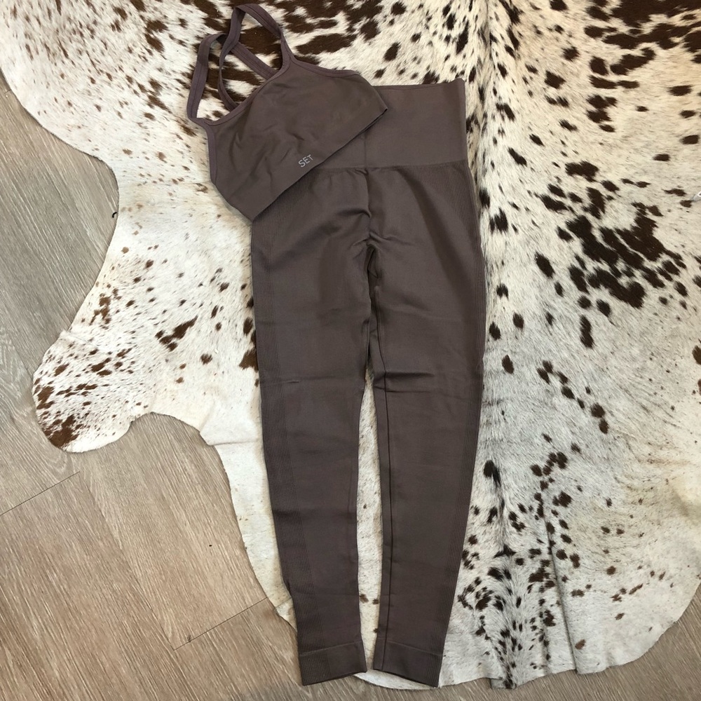 Set Active leggings and matching bra